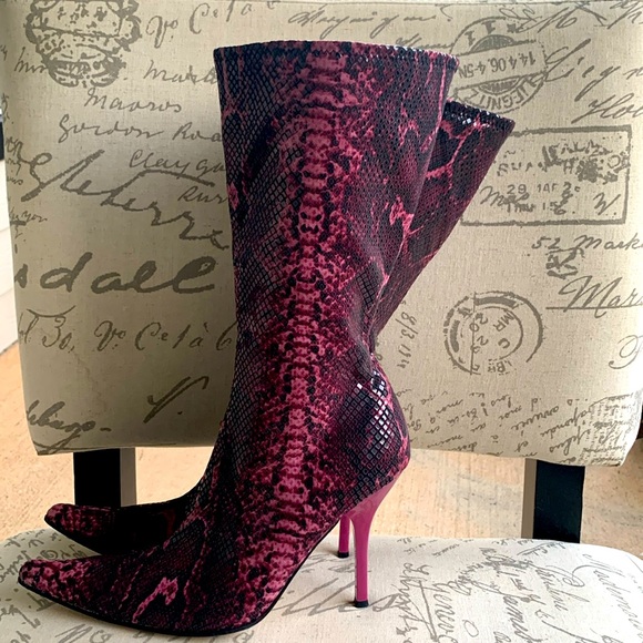 Bebe Purple Skakeskin Pointed Toe Boots - Picture 5 of 16
